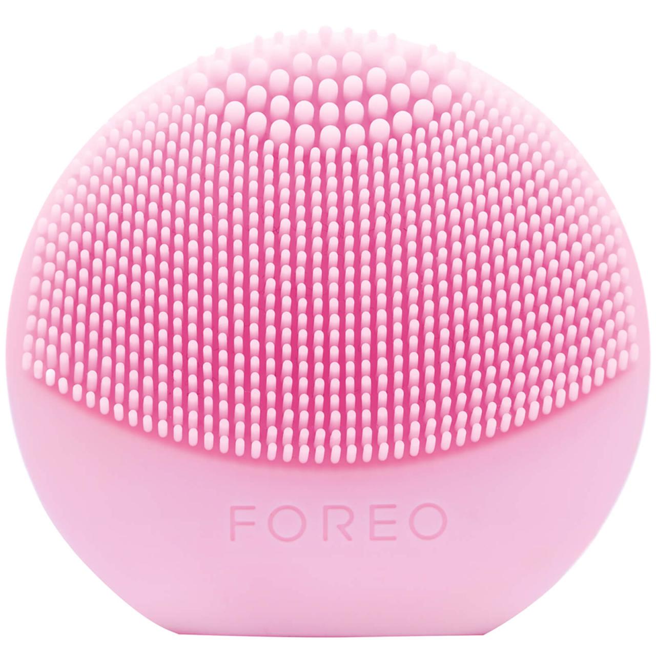 FOREO LUNA™ play (Various Shades)